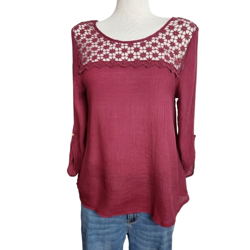 Active USA Burgundy Lace Collar Round Neck Cuff Button Sleeve Women's Top Size L